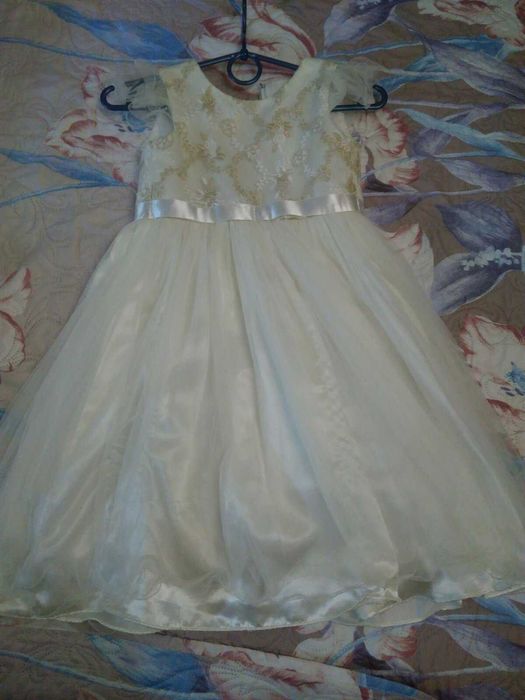 Сукні для дівчаток 110 / 116 / 122