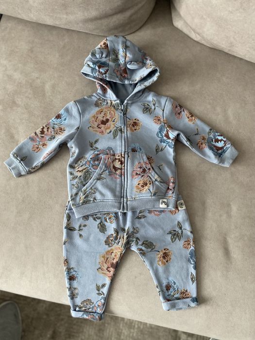 Костюм фірми Next 6-12 місяців