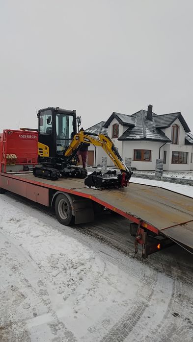Usługi Minikoparką Sany 2T