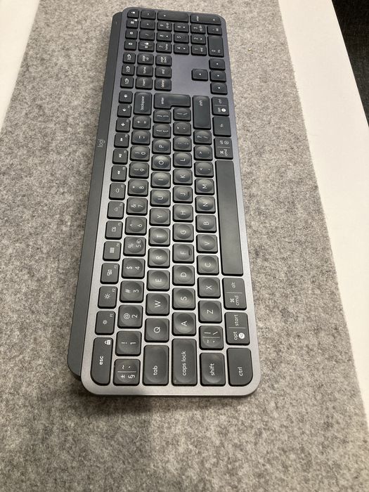 Teclado Logitech MX keys