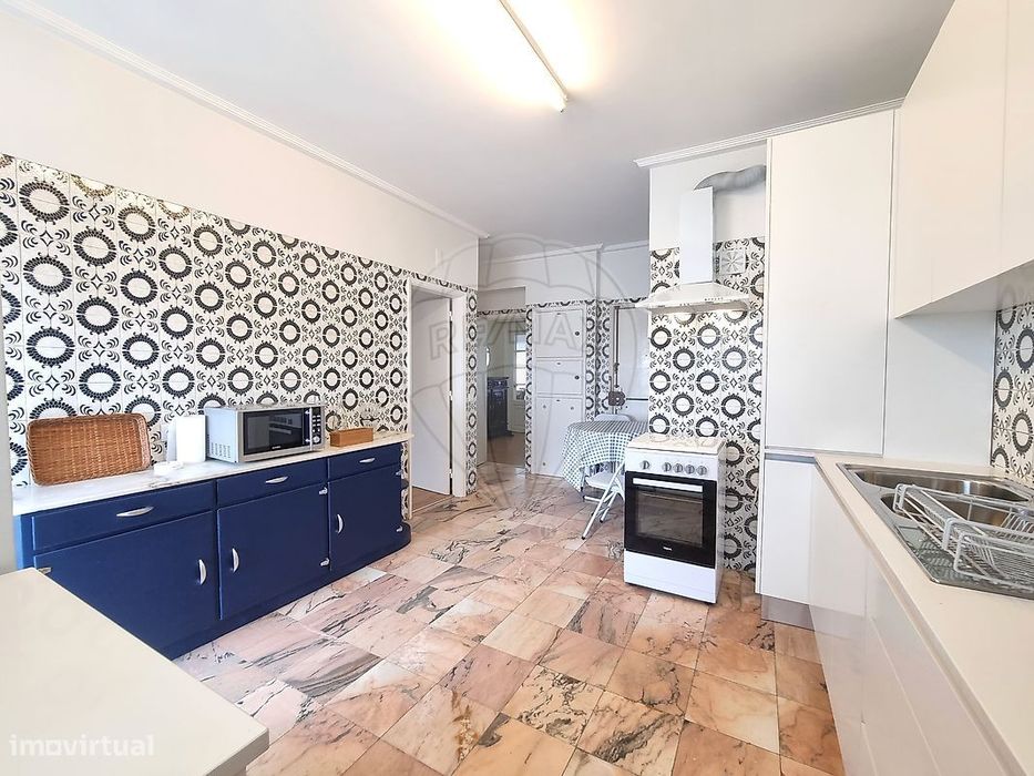 Apartamento T4 para arrendamento