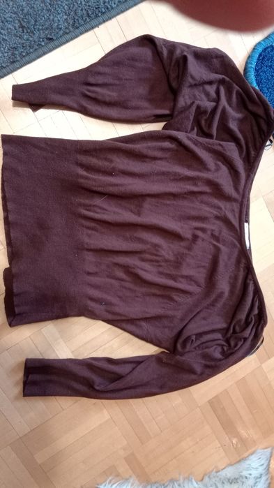 Sweter damski cienki S/Mz odkrytymi ramionami