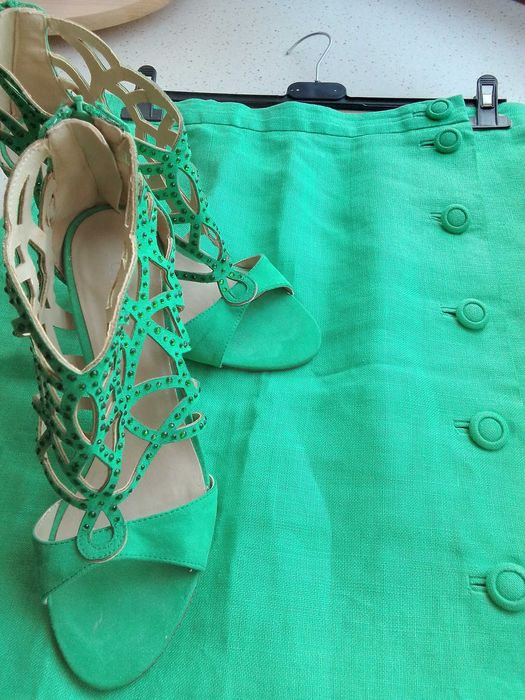 Piękne zamszowe  buty na wielkie wyjście