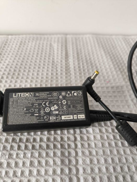 Carregador / Transformador Original LiteOn 65W (19V / 3.42A)