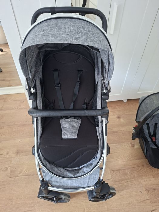 Carrinho bebé passeio em bom estado