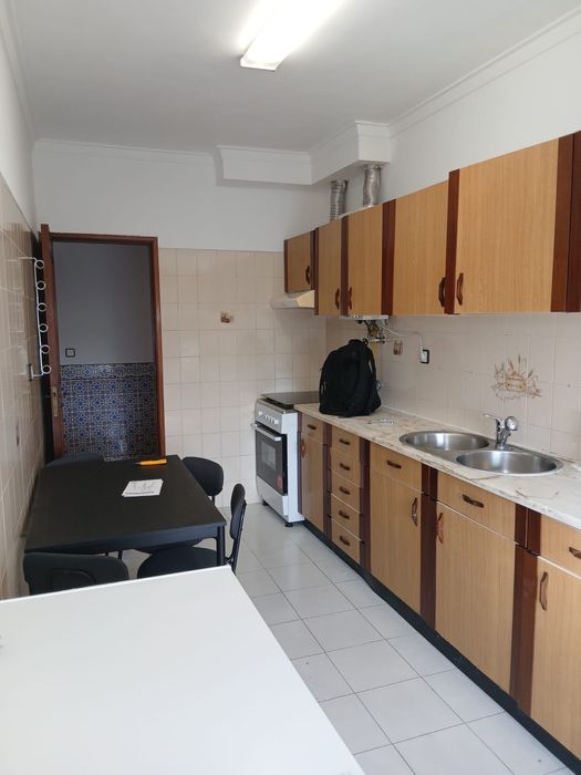 Quarto para arrendamento