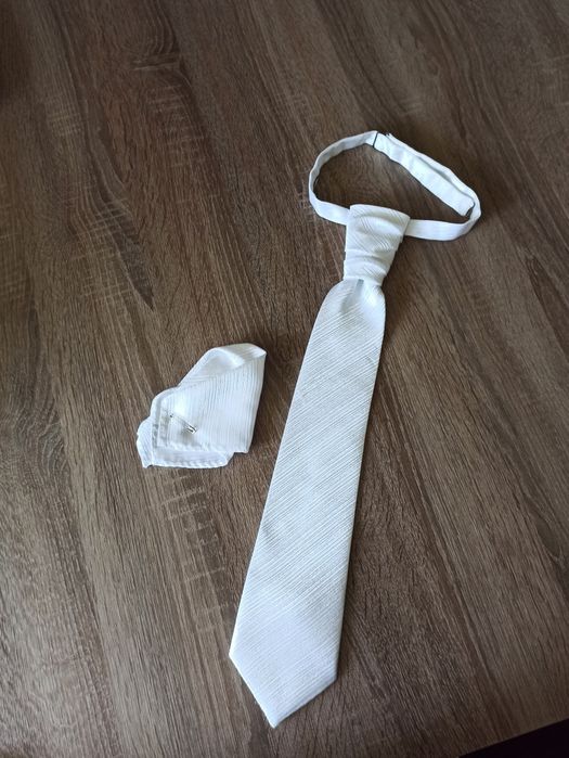 Krawat ślubny z poszetką