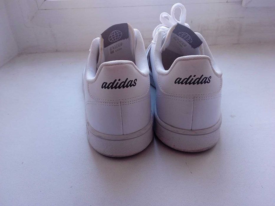 кросівки, кеди Adidas, супер стан, 30,5 см стелька