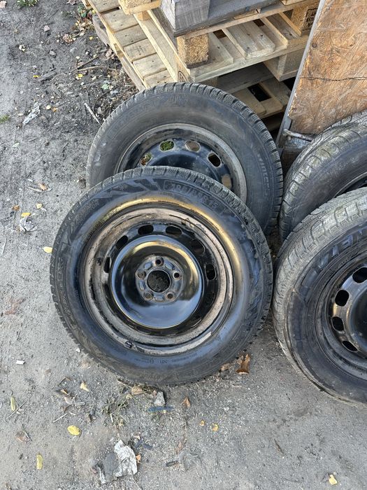 Комплект дисков ford 5/108, 195/65 R15 ц.о. 63.3 , зимняя резина