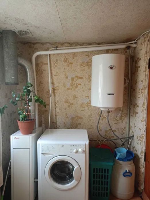 Продається частина будинку , Критий ринок
