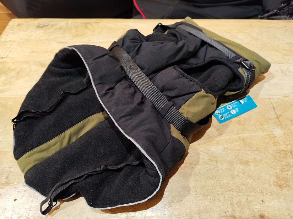 AniOne płaszczyk zimowy dla psa z szelkami Tristan 40 cm