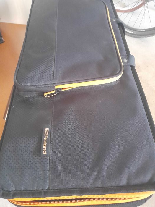 Piano Roland go keys