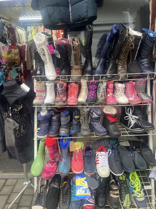 Продам  оптом много новой детской обуви за символическую цену