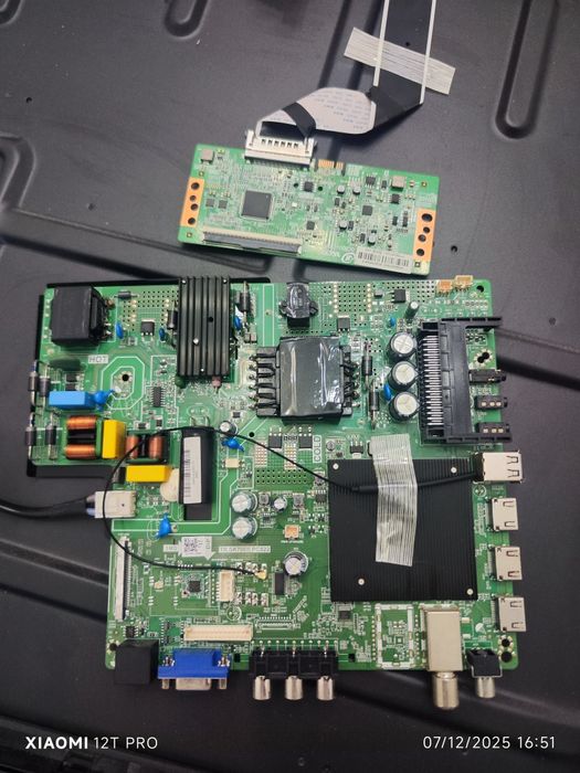 Placa principal TP-Sk706S-PC822
- Placa T-CON DCBDU-C196A_04