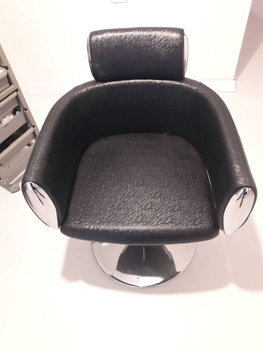 Перукарське крісло на гідравліці