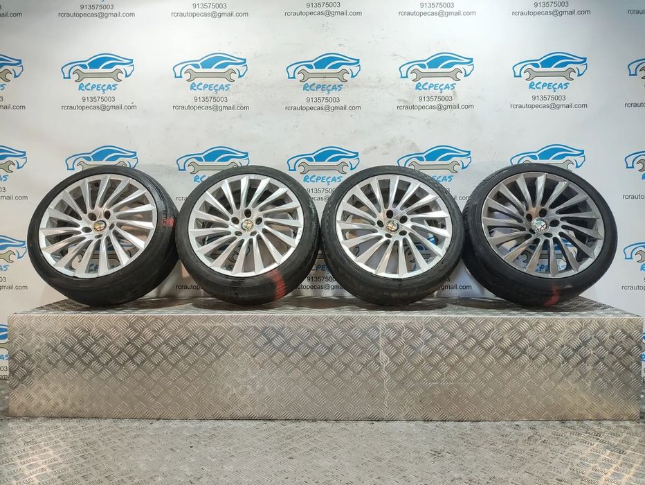 - Conjunto Jantes 18 Originais Alfa Romeo Giulietta 7,5J ET41 5x110