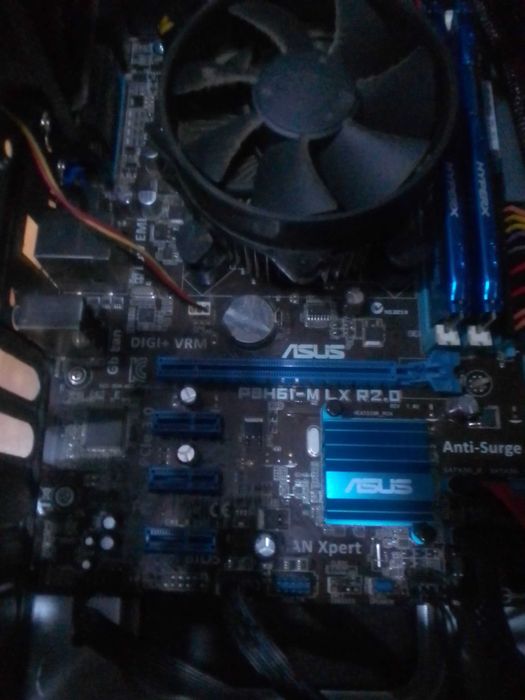 комп'ютер та манітор