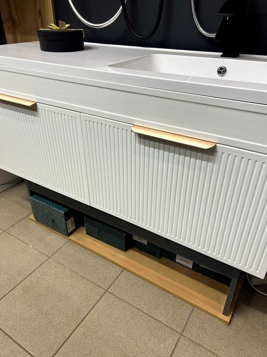 “Адель” Тумба з ум. Родео 120, біла