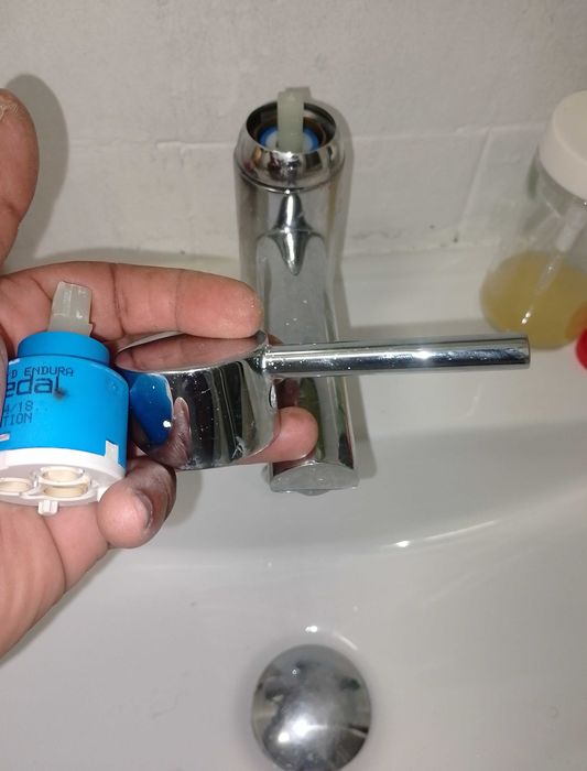 Faz Tudo em Amadora e Grande Lisboa, Canalizador, Pintor, Pisos.