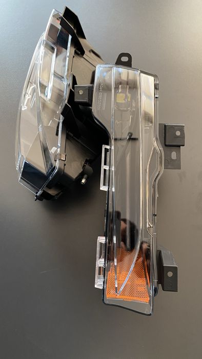 Фара протитуманна Tesla Model Y, Model 3