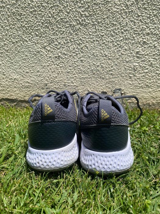 Ténis Adidas novos - tamanho 38