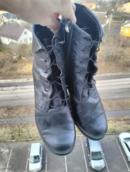 Жіноче шкіряне  взуття