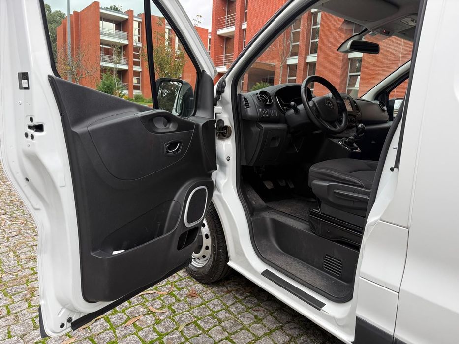 Carrinha 9 Lugares Opel Vivaro 1.6 CDTI L2H1