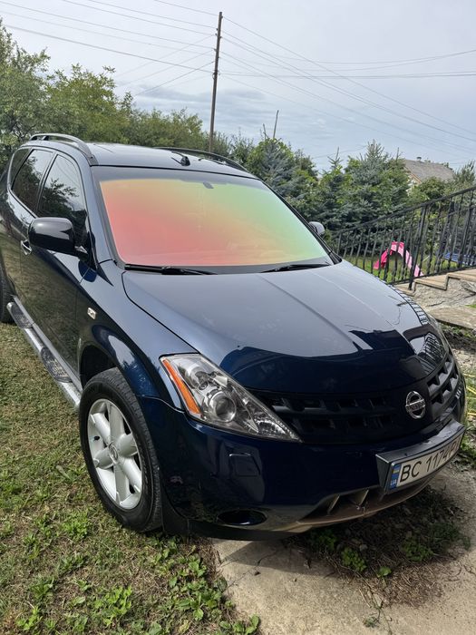 Nisan Murano машинка
