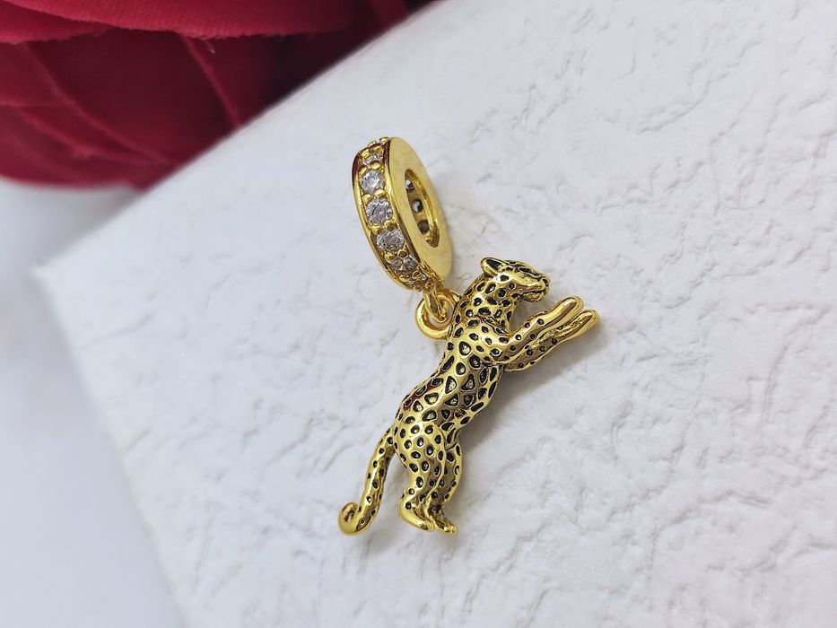Piękny charm's jaguar zawieszka S925