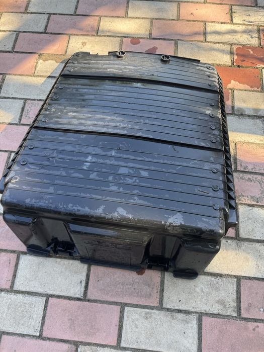 Акумуляторна кришка на автомобіль DAF