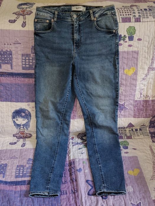 Джинси reserved з пуш-ап ефектом