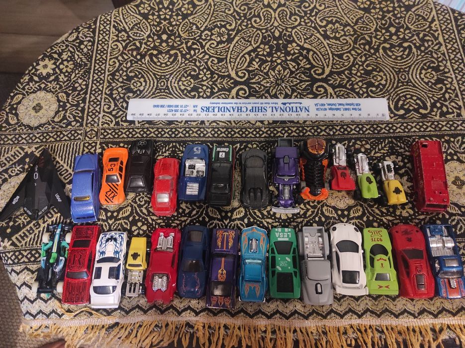 Машинки Hot Wheels и другие + дорога