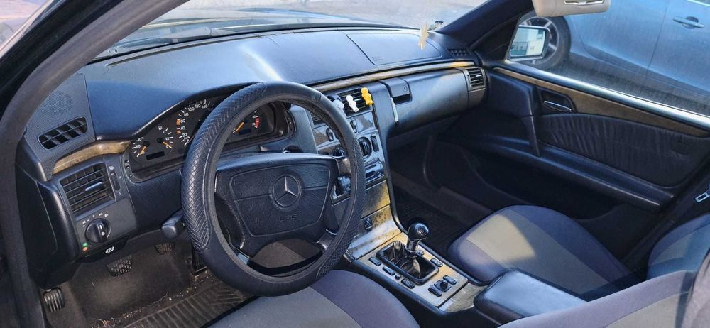 Mercedes-Benz Classe E 230 (W210) 2.3 Gasolina de 1997 – Vendido no estado em que se encontra