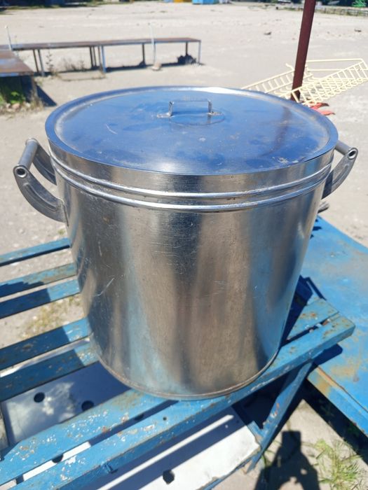 Продам кастрюлю из нержавейки 50 л.