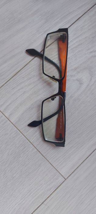 Oprawki złoto-czarne