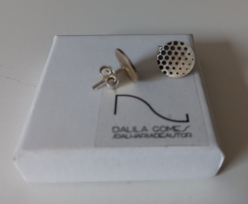 Dalila Gomes - Brincos prata oxidada