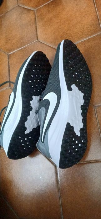 Tenis masculino Nike revolution 7