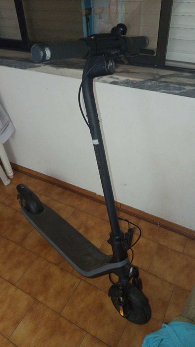 Trotinete eléctrica como nova..De aproveitar