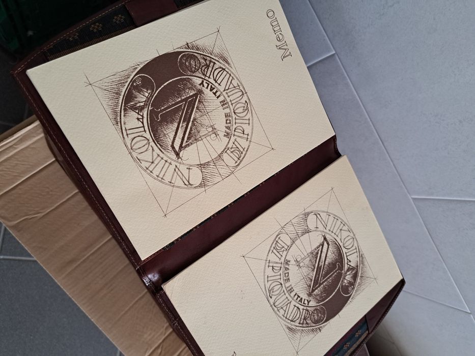 Mala de pele como nova