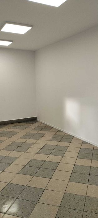 Wynajmę lokal na parterze
