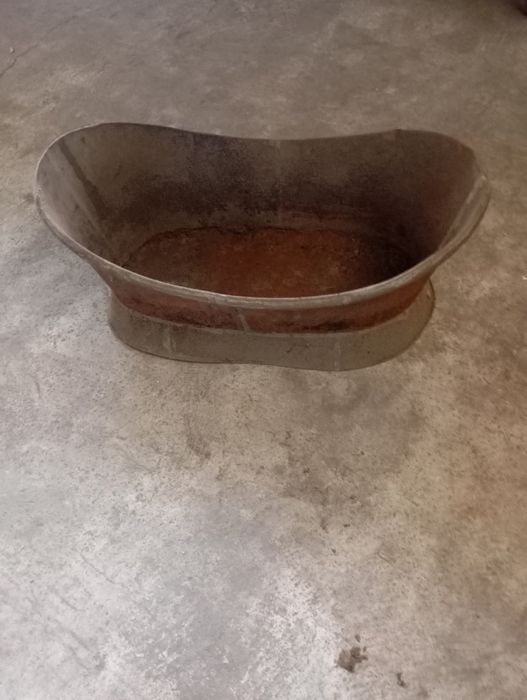 Vendo esta banheira muita bonita bom estado