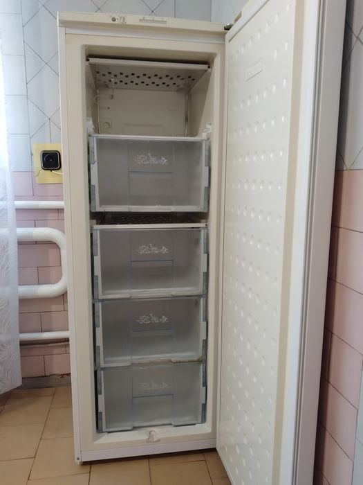 Морозильна камера Beko
