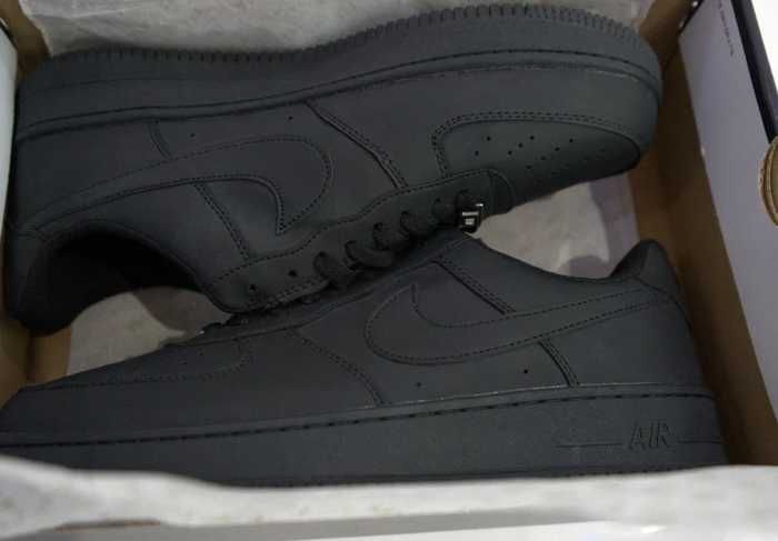 Nike Air Force 1 07 czarny rozmiar 36