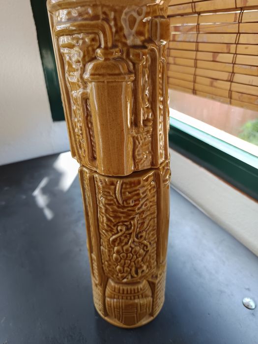 Garrafa de colecção vintage "Caves S.Pedro"