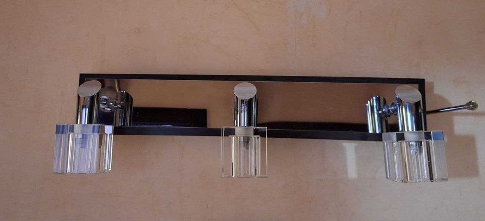 Бра настінне на три лампт