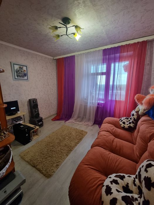 Продаж 3-х кімнатна квартира з усіма меблями