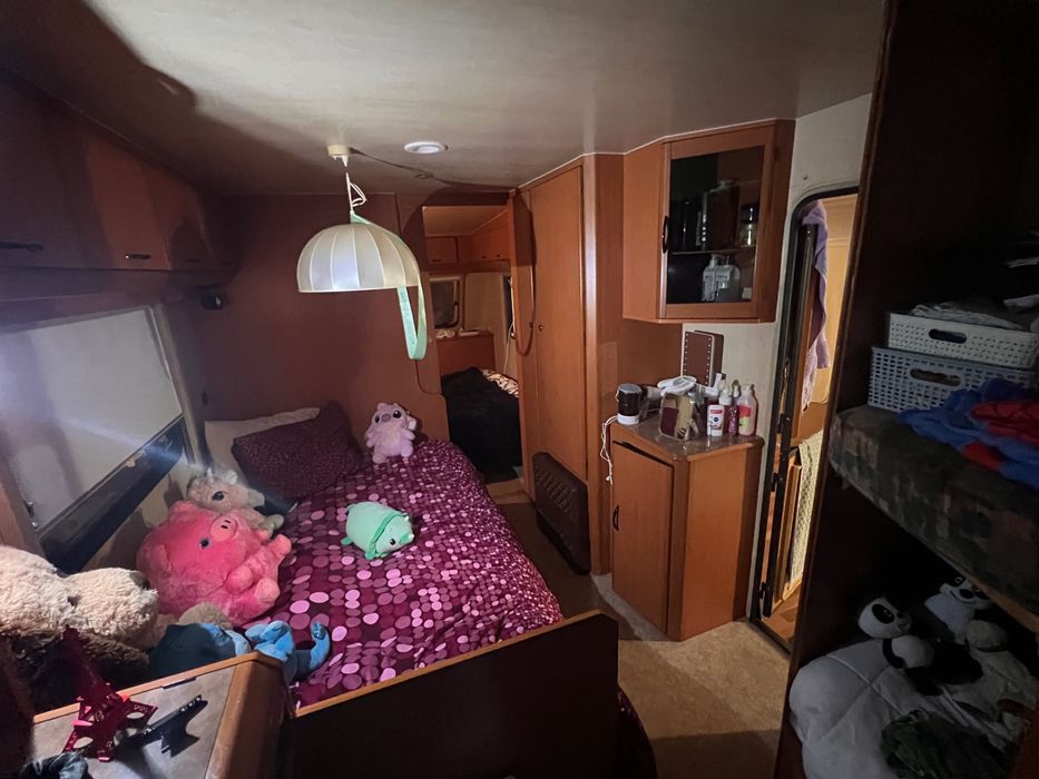 Alvéolo com caravana