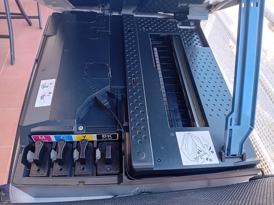 Brother DCP‑115C – Impressora/Scanner/Copiadora – 50€ (negociável)