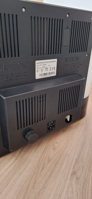 Máquina Café Nespresso Gemini 220 Pro