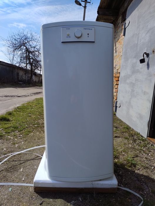 Продам бойлер Electrolux 100 л. 1000 гр.